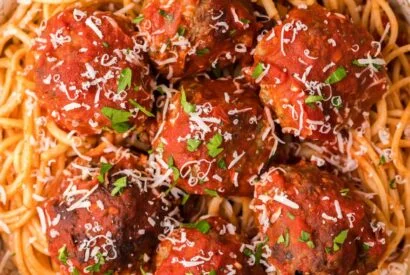 Thumbnail for Olive Garden Spaghetti and Meatballs Recipe – Perfectly Recreated at Home